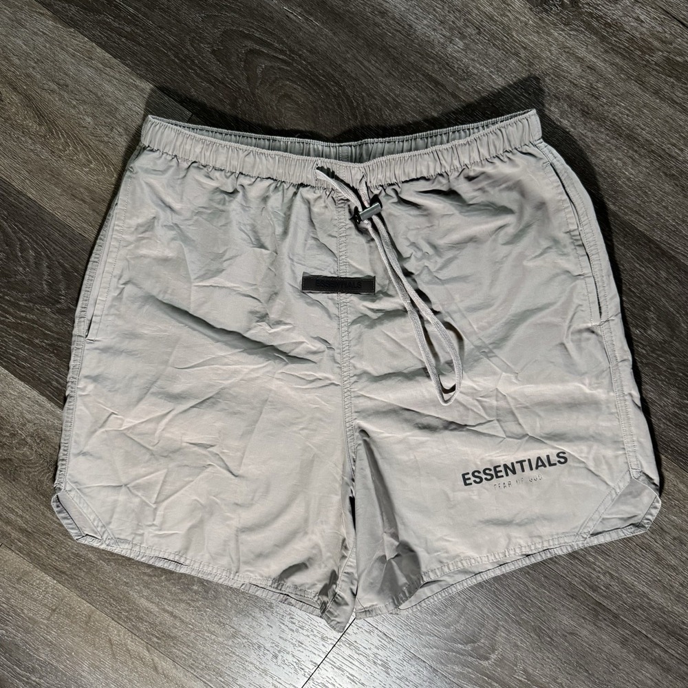 Essentials Fear of God Beige Solid Nylon Volley Shorts Drawstring‎ Pockets Sz XS